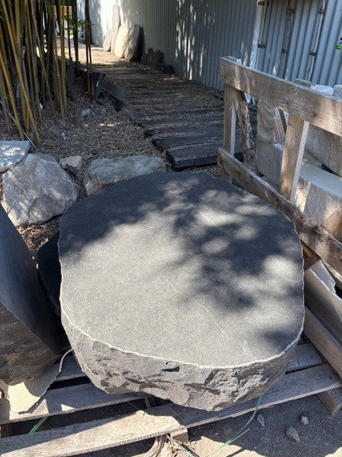 Basalt Flamed Organic Steps Black Edge