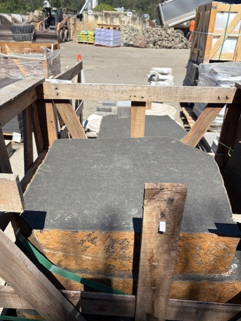 Basalt Flamed Organic Steps Brown Edge