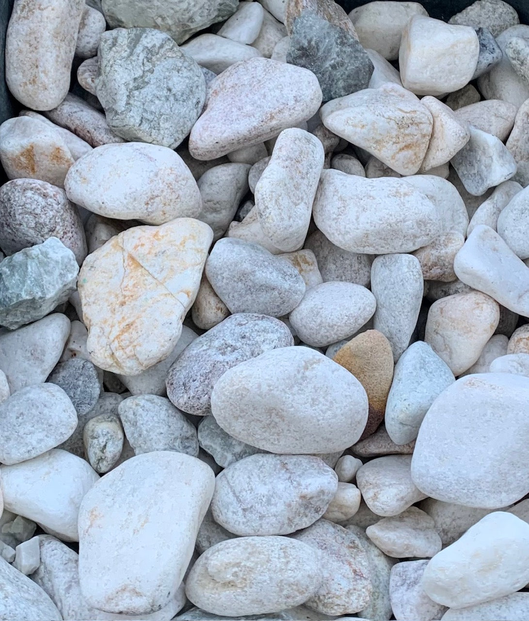 Pebble White Tumbled 20-40 mm