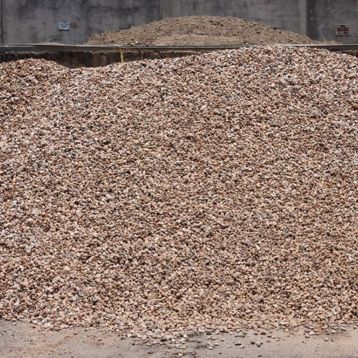 Pebbles 20-40mm Pebble Gold Tumbled Sandstone